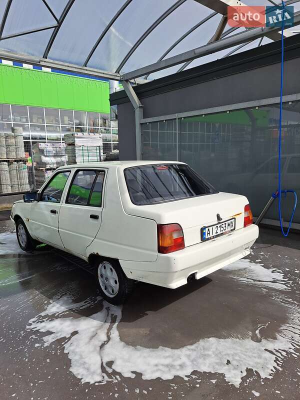 Лифтбек ЗАЗ 1103 Славута 2004 в Борисполе