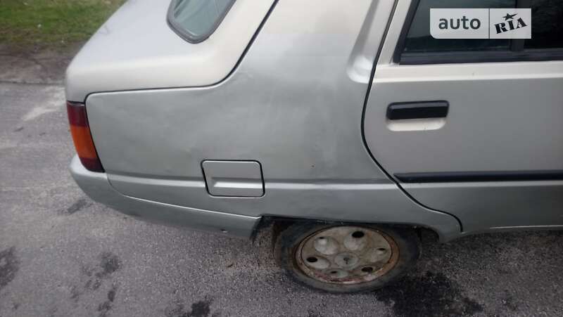 Лифтбек ЗАЗ 1103 Славута 2006 в Александрие