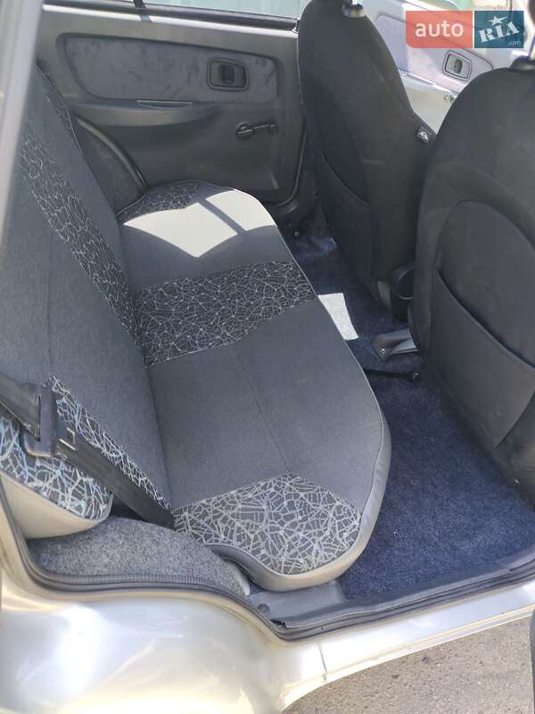 Лифтбек ЗАЗ 1103 Славута 2004 в Николаеве