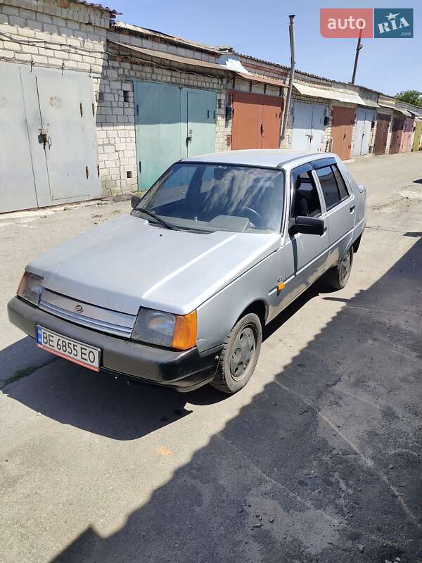 Лифтбек ЗАЗ 1103 Славута 2004 в Николаеве