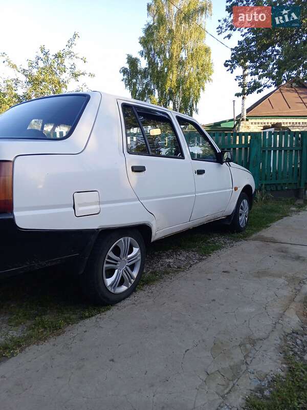 Лифтбек ЗАЗ 1103 Славута 2003 в Переяславе