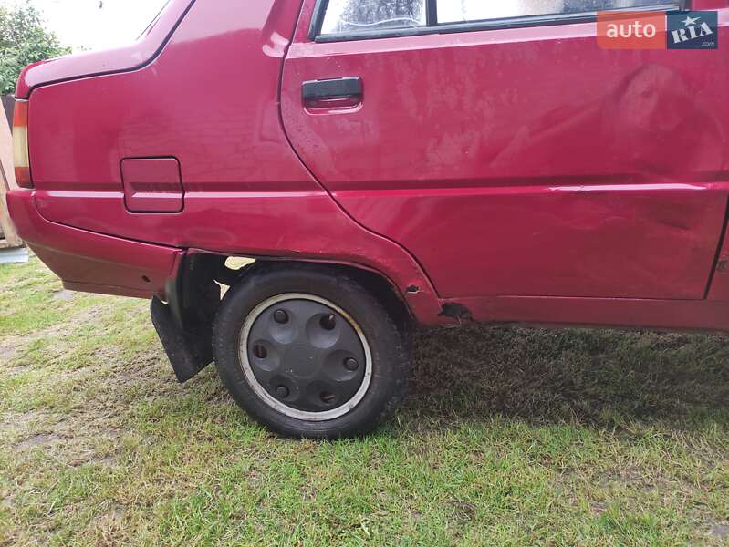 Лифтбек ЗАЗ 1103 Славута 2002 в Ровно