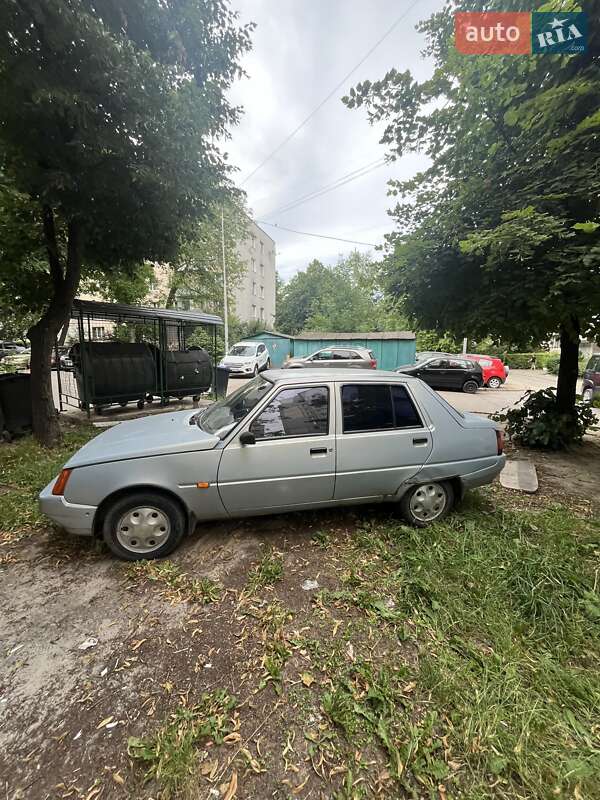 Лифтбек ЗАЗ 1103 Славута 2005 в Львове