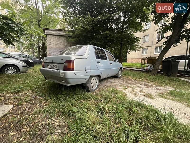 Лифтбек ЗАЗ 1103 Славута 2005 в Львове