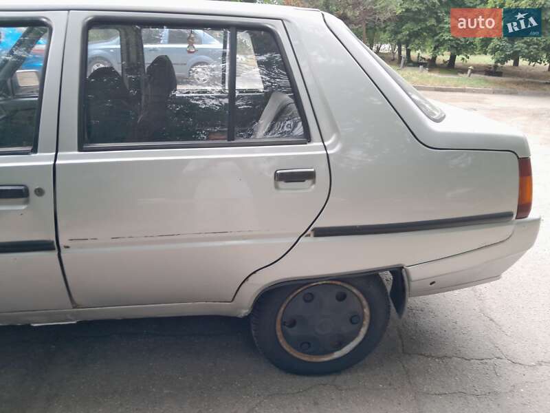 Лифтбек ЗАЗ 1103 Славута 2000 в Запорожье