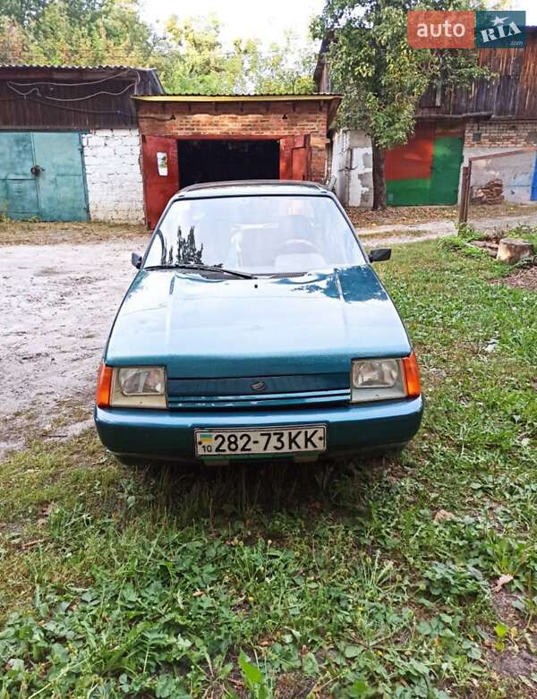 Лифтбек ЗАЗ 1103 Славута 2001 в Песковке