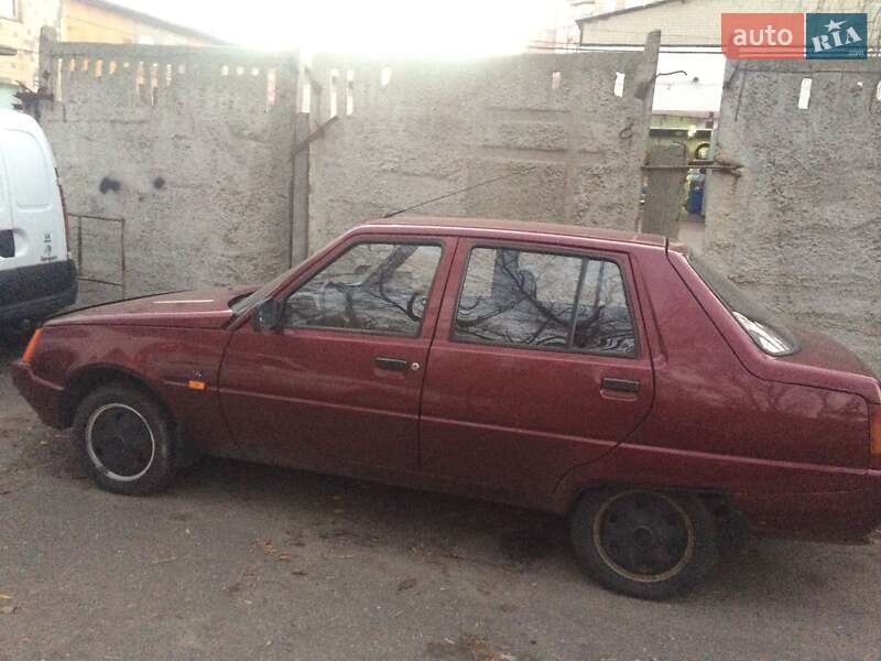 Ліфтбек ЗАЗ 1103 Славута 1999 в Києві