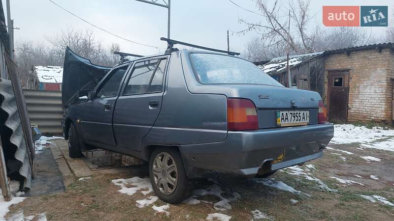 Лифтбек ЗАЗ 1103 Славута 2006 в Киеве