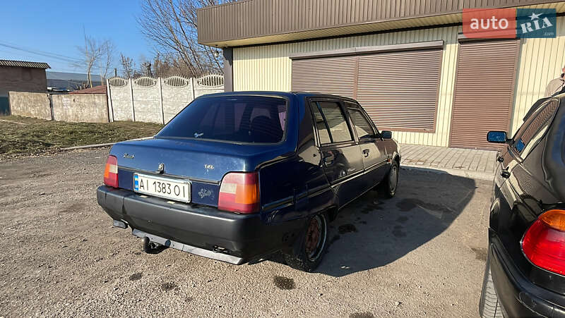 Лифтбек ЗАЗ 1103 Славута 2004 в Ставище