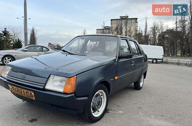 Лифтбек ЗАЗ 1103 Славута 2004 в 