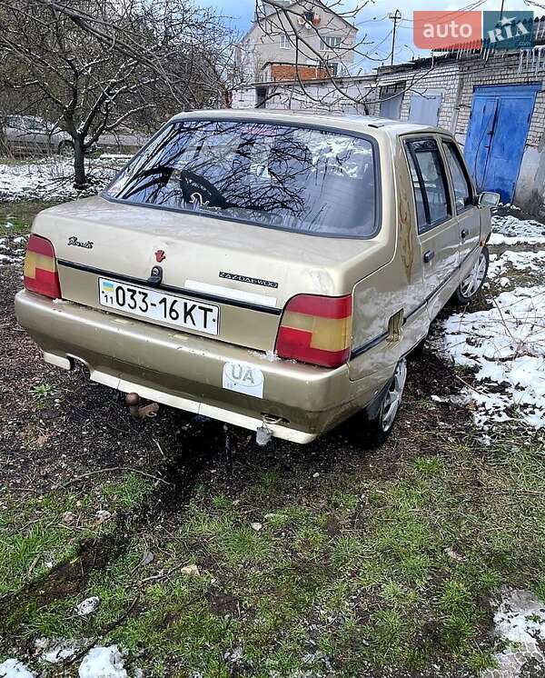 Лифтбек ЗАЗ 1103 Славута 2002 в Казатине