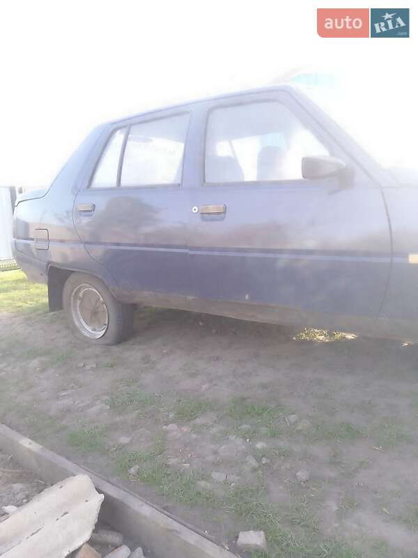 Лифтбек ЗАЗ 1103 Славута 2003 в Варве