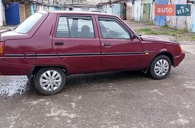 Лифтбек ЗАЗ 1103 Славута 2004 в 
