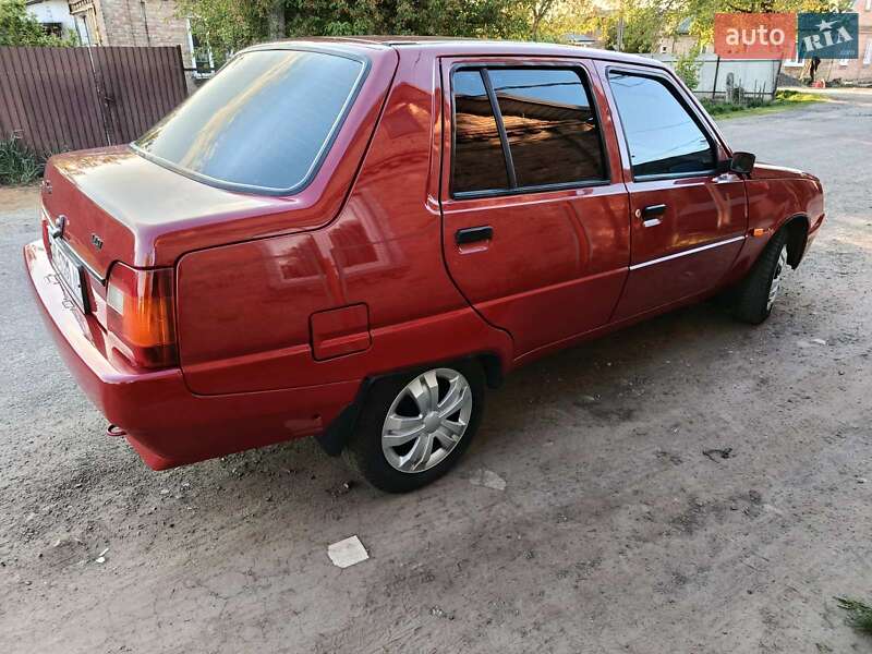 Лифтбек ЗАЗ 1103 Славута 2008 в Луцке