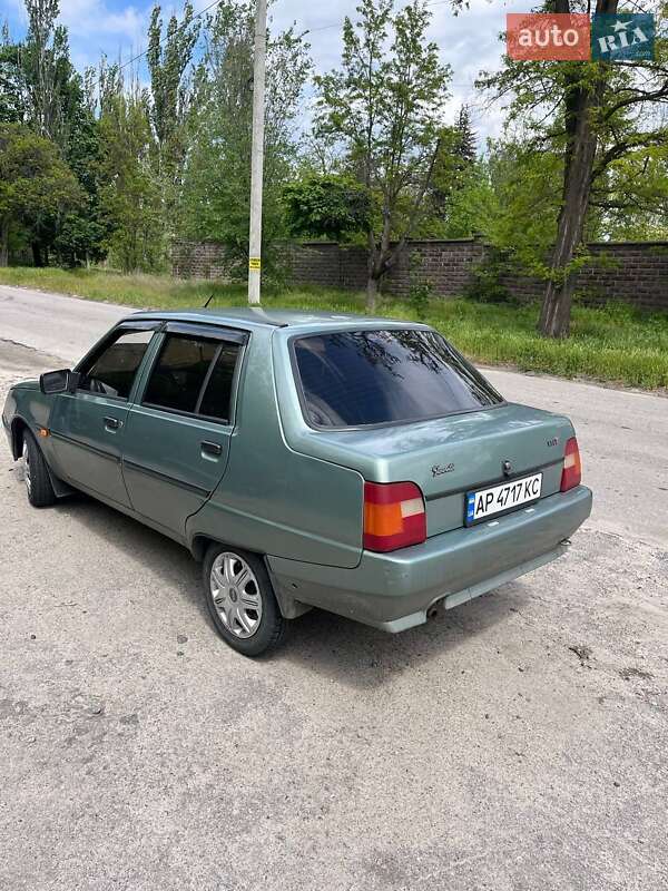 Лифтбек ЗАЗ 1103 Славута 2006 в Запорожье