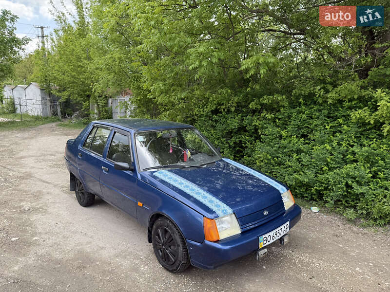 Лифтбек ЗАЗ 1103 Славута 2009 в 