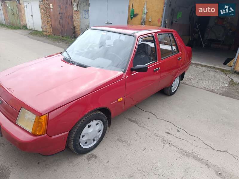 Ліфтбек ЗАЗ 1103 Славута 2006 в 