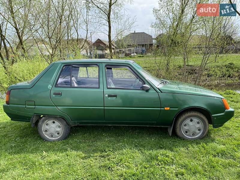 Лифтбек ЗАЗ 1103 Славута 2003 в Жидачове