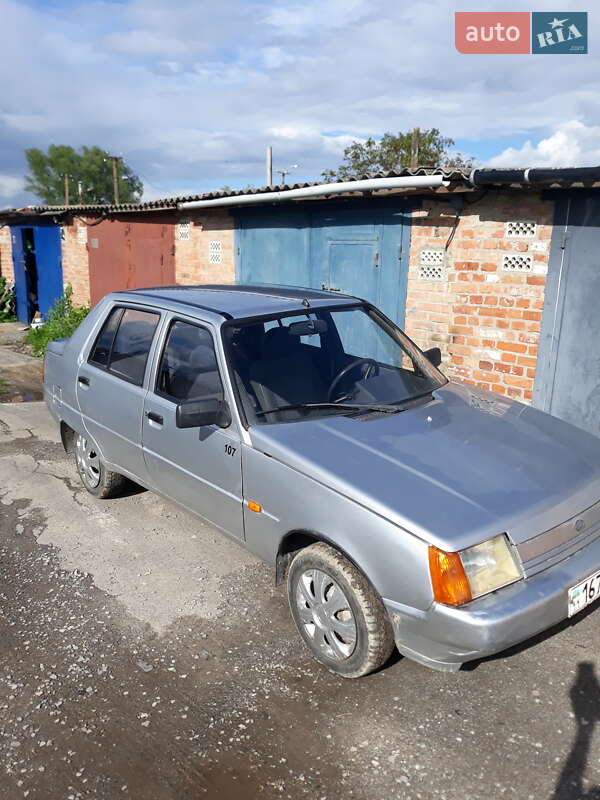 Ліфтбек ЗАЗ 1103 Славута 2000 в 