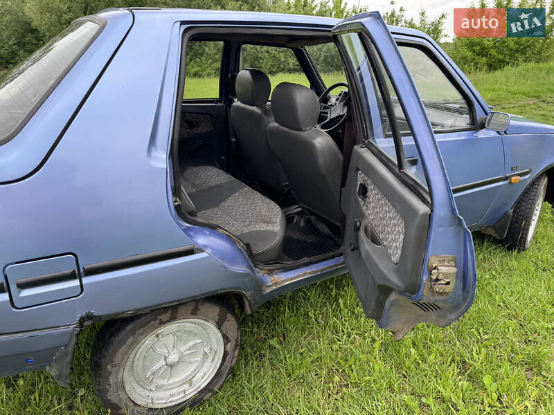 Лифтбек ЗАЗ 1103 Славута 2002 в Житомире