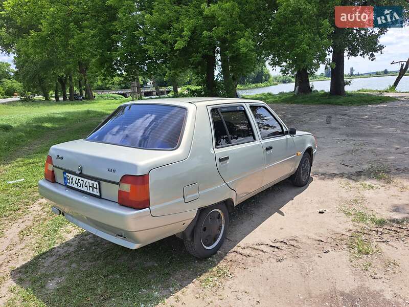 Лифтбек ЗАЗ 1103 Славута 2007 в Староконстантинове