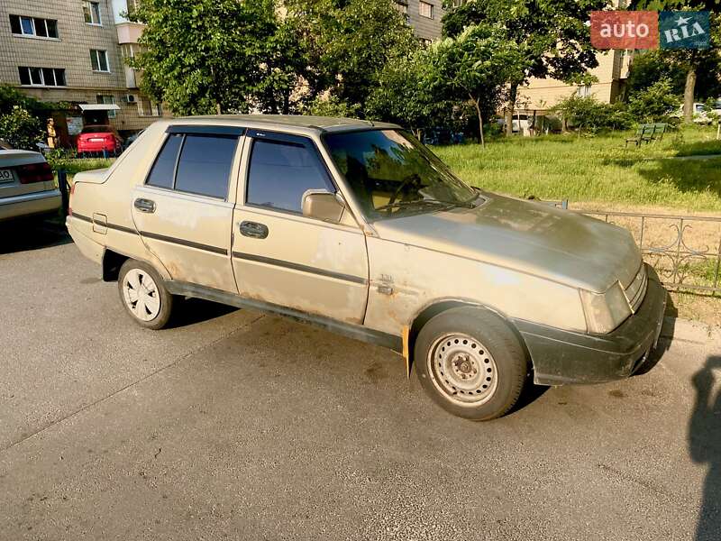 Ліфтбек ЗАЗ 1103 Славута 2002 в Києві