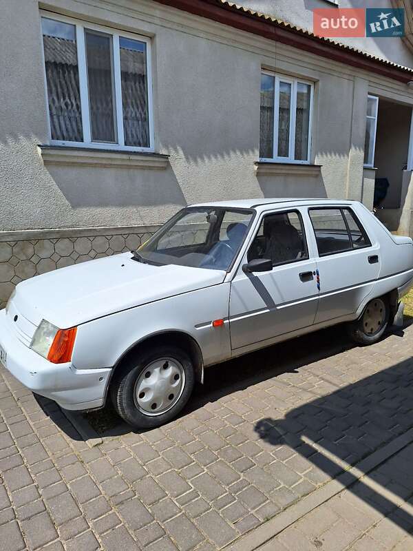 Лифтбек ЗАЗ 1103 Славута 2007 в Корце