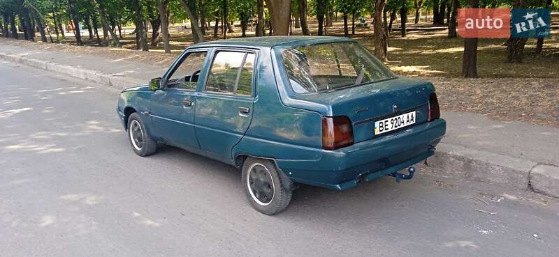 Лифтбек ЗАЗ 1103 Славута 2004 в Первомайске