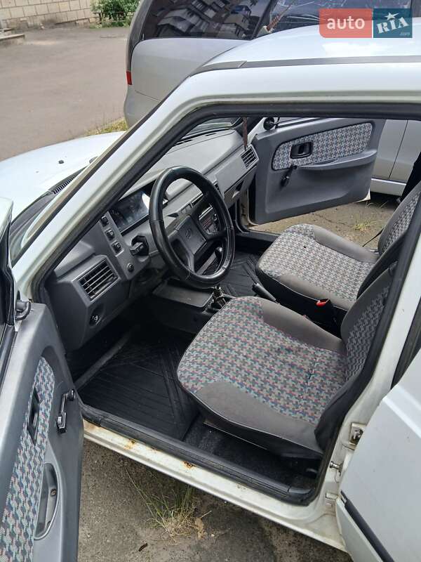 Лифтбек ЗАЗ 1103 Славута 2003 в Киеве фото 8 Лифтбек ЗАЗ 1103 Славута 2003 в Киеве