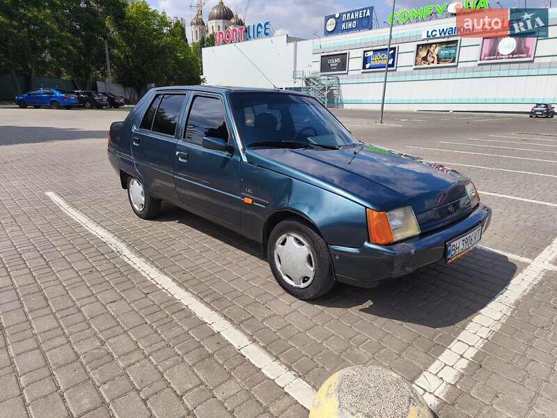 Лифтбек ЗАЗ 1103 Славута 2004 в Одессе