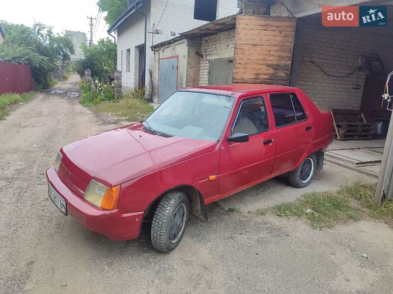 Лифтбек ЗАЗ 1103 Славута 2003 в Костополе