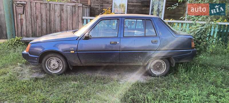 Лифтбек ЗАЗ 1103 Славута 2005 в Чернигове фото 4 Лифтбек ЗАЗ 1103 Славута 2005 в Чернигове