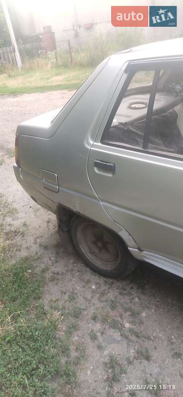 Лифтбек ЗАЗ 1103 Славута 2004 в Каменке фото 3 Лифтбек ЗАЗ 1103 Славута 2004 в Каменке