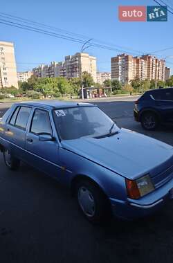 Лифтбек ЗАЗ 1103 Славута 2002 в Киеве