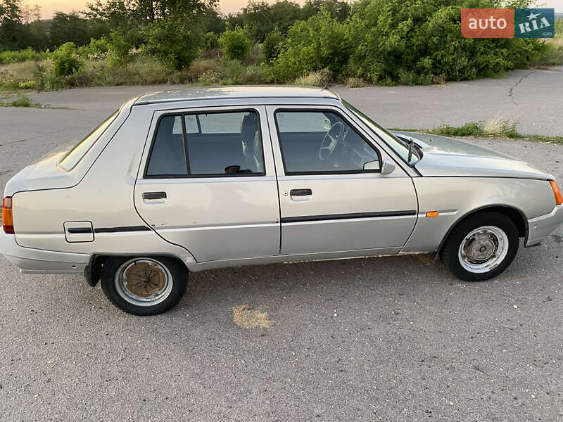 Лифтбек ЗАЗ 1103 Славута 2006 в Чигирине