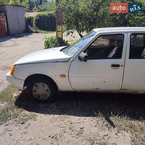 Лифтбек ЗАЗ 1103 Славута 2000 в Запорожье