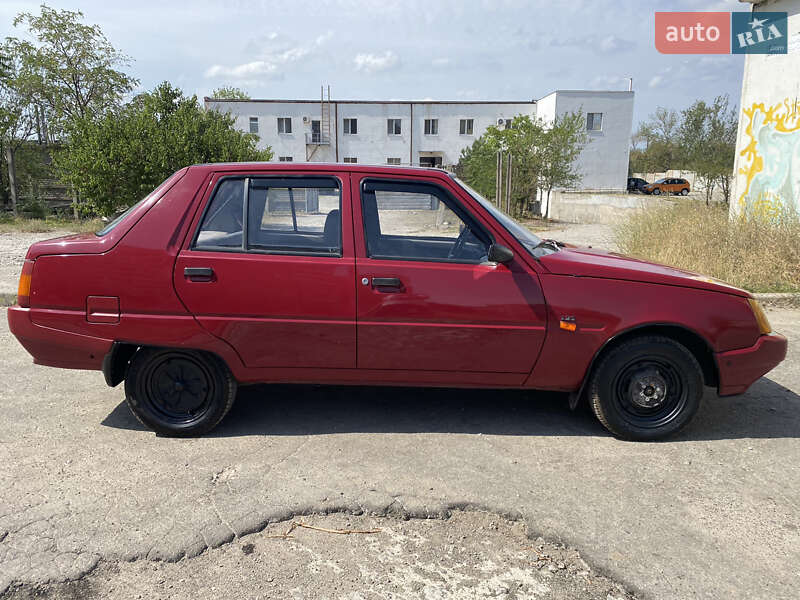 Лифтбек ЗАЗ 1103 Славута 2003 в Запорожье