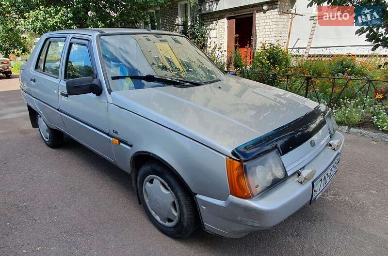 Лифтбек ЗАЗ 1103 Славута 2003 в Овруче