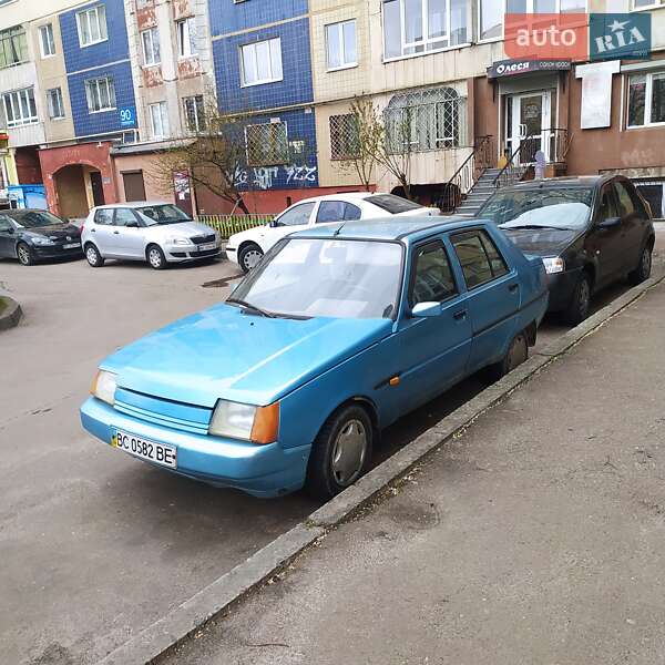 Лифтбек ЗАЗ 1103 Славута 2004 в Львове