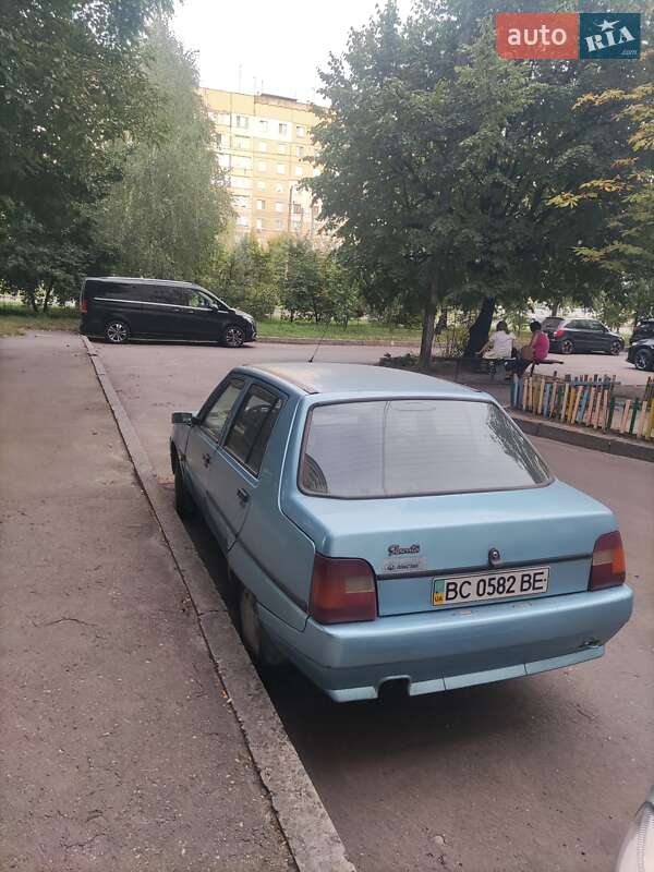 Лифтбек ЗАЗ 1103 Славута 2004 в Львове