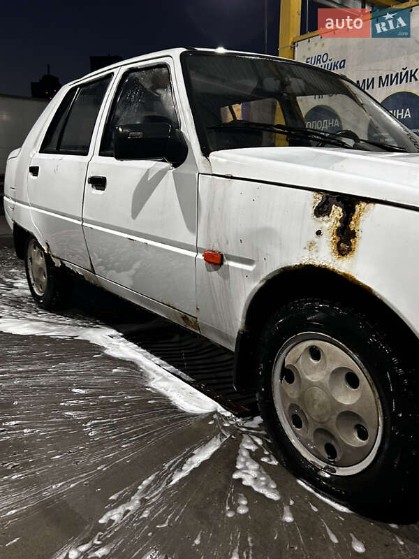 Лифтбек ЗАЗ 1103 Славута 2007 в Киеве