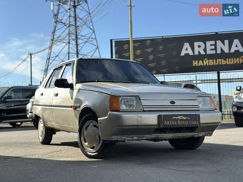 Лифтбек ЗАЗ 1103 Славута 2002 в Харькове фото 3 Лифтбек ЗАЗ 1103 Славута 2002 в Харькове