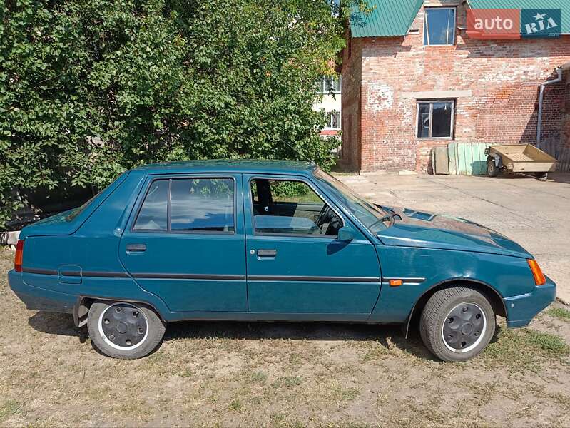 Лифтбек ЗАЗ 1103 Славута 2005 в Лубнах фото 5 Лифтбек ЗАЗ 1103 Славута 2005 в Лубнах