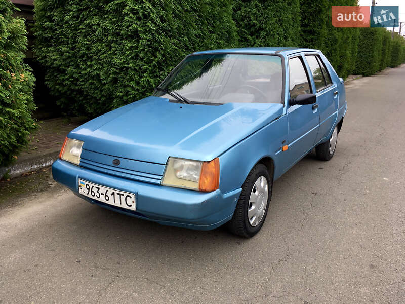 Лифтбек ЗАЗ 1103 Славута 2003 в 