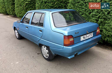 Лифтбек ЗАЗ 1103 Славута 2003 в 