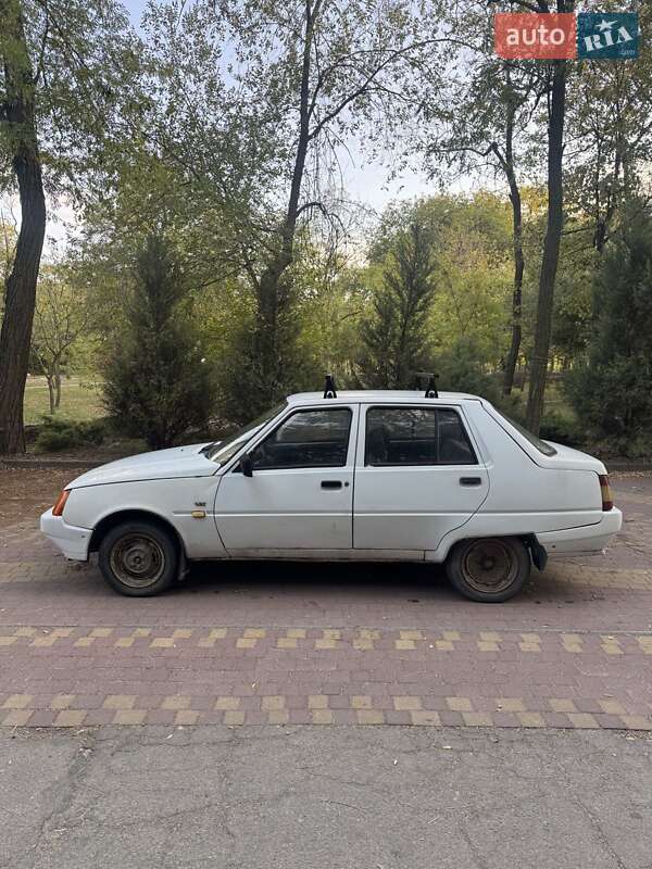Лифтбек ЗАЗ 1103 Славута 2002 в Запорожье