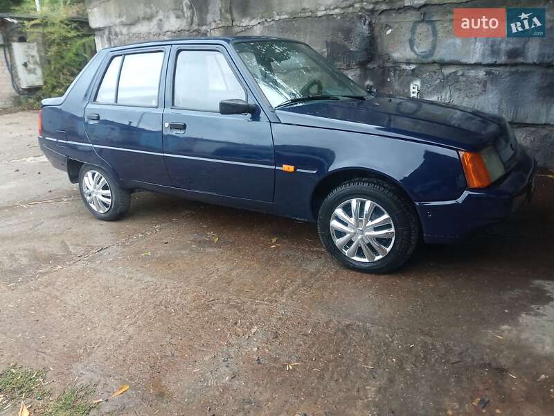 Лифтбек ЗАЗ 1103 Славута 2006 в Южноукраинске