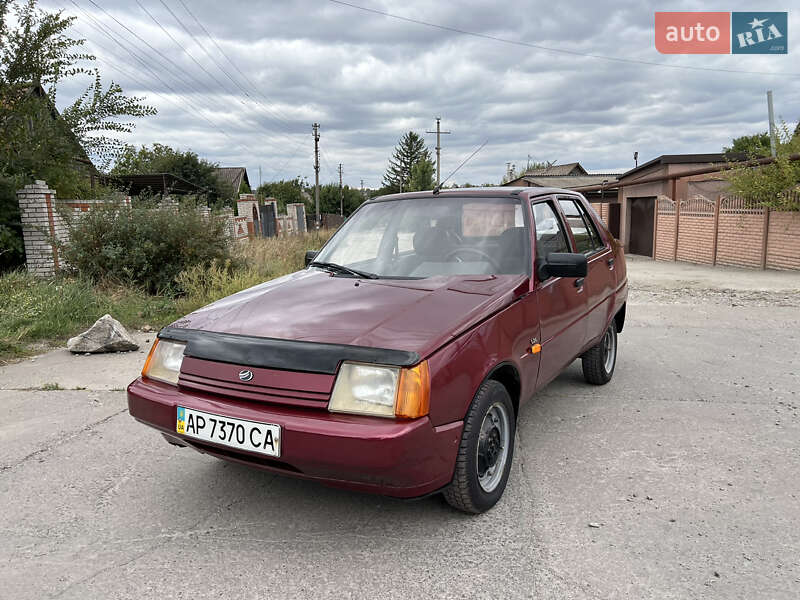 Лифтбек ЗАЗ 1103 Славута 2000 в Запорожье