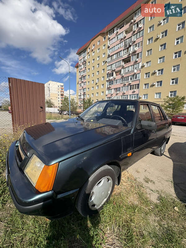Лифтбек ЗАЗ 1103 Славута 2004 в Запорожье