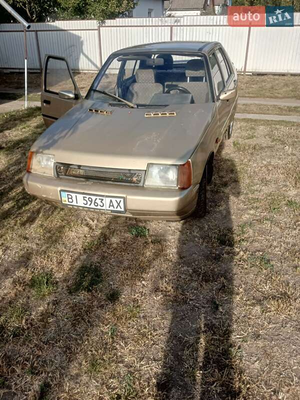 Лифтбек ЗАЗ 1103 Славута 2002 в Лохвице